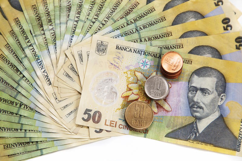 Leul pierde la euro și francul elvețian, dar mușcă din dolar - leul-1564781555.jpg