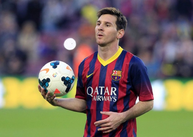 Bombă în fotbal. Messi riscă șase ani de închisoare - lionelmessiwiththematchballafter-1406721442.jpg