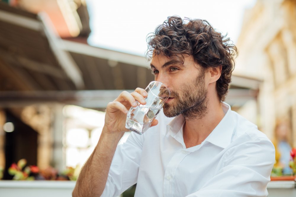 Nu beţi suficientă apă? Lipsa hidratării poate duce la dureri de cap - lipsahidratarii2-1639326566.jpg