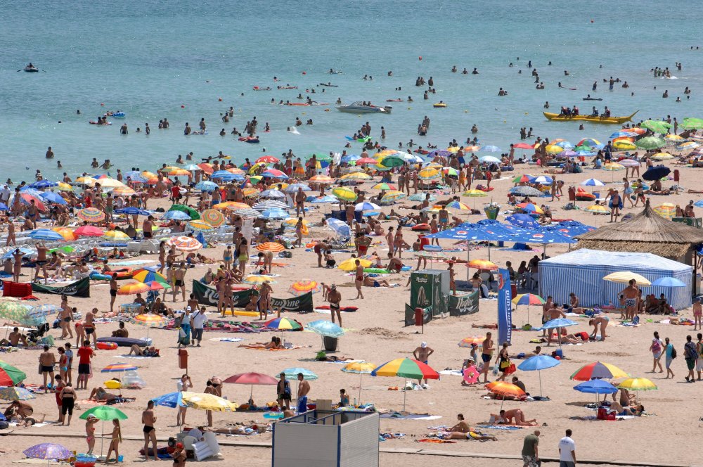 Numărul turiştilor care au vizitat Constanţa anul trecut a scăzut cu 27% - litoralmamaia-1630075954.jpg
