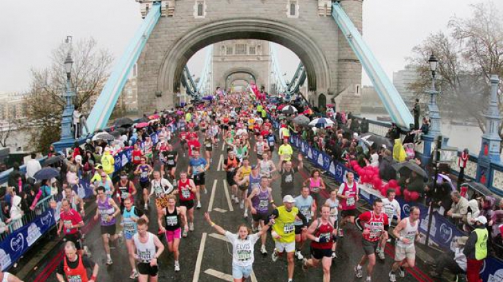 Un bărbat în vârstă de 42 de ani a murit după ce a participat la maratonul de la Londra - londra-1397547567.jpg