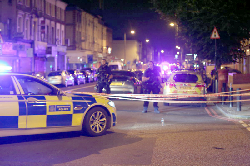 Marea Britanie: Cinci persoane rănite într-un atac cu acid la Londra - londraataccuacid-1506262466.jpg