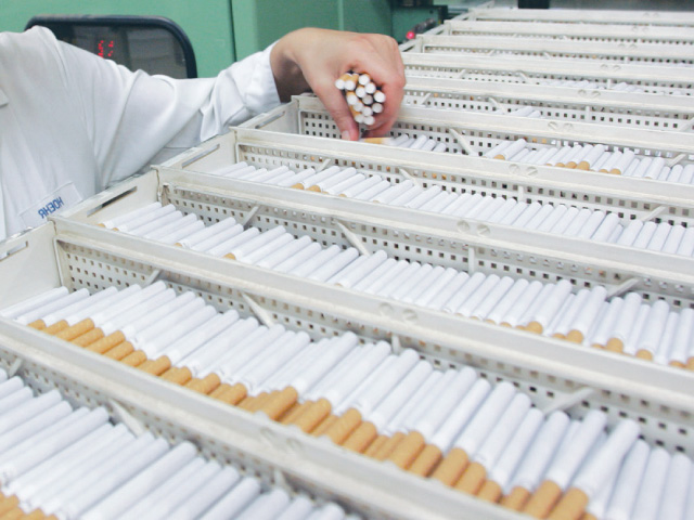 Lovitură dură pentru producătorii din industria tutunului - lovitura-1456417616.jpg