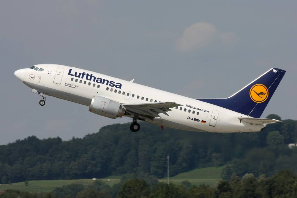 Amenințare cu bombă într-un avion Lufthansa, cu 530 de pasageri la bord - lufthansa011-1481615091.jpg