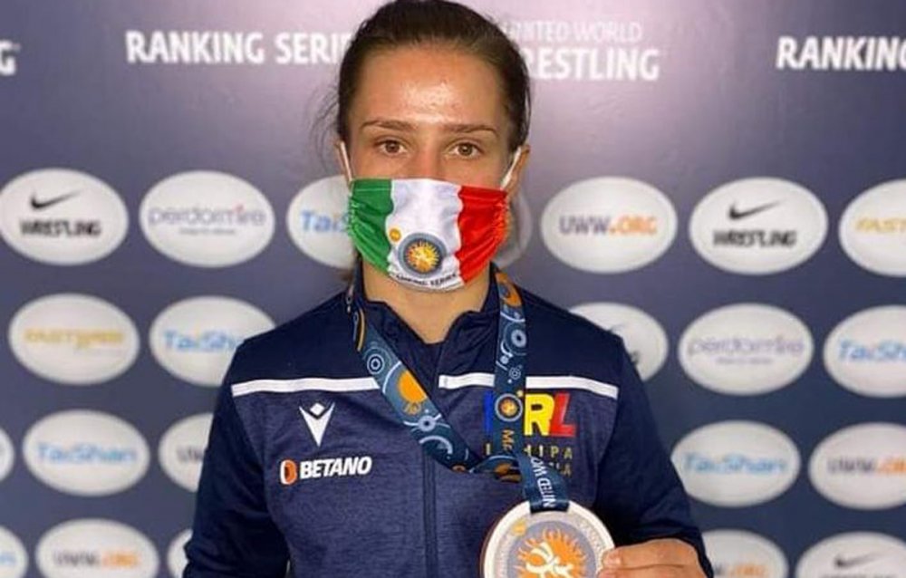 Lupte / Alina Vuc, medaliată cu bronz la turneul de la Roma - luptevuc-1615119530.jpg