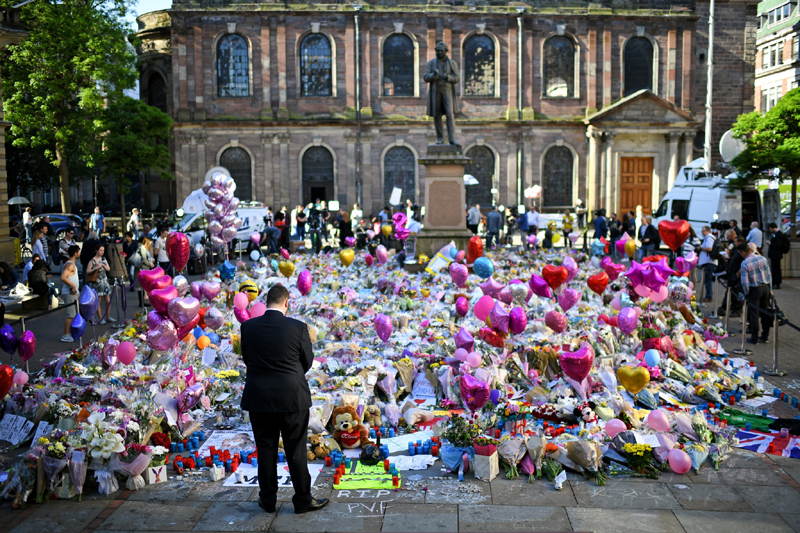 Macron anunță crearea unui muzeu în memoria victimelor terorismului - macron-1537452734.jpg