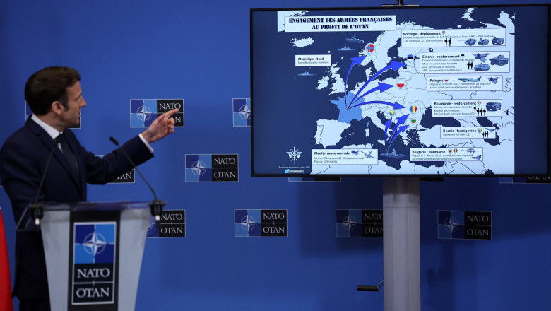 Emmanuel Macron s-a folosit de o hartă la summitul NATO pentru a arăta capacitatea sa de lider - macronharta-1648390076.jpg