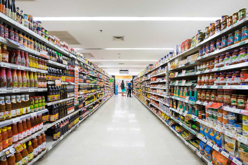 Controale ANPC pe litoral! Comisarii au propus închiderea unor supermarketuri cu grave nereguli - magazine-1660410099.jpg