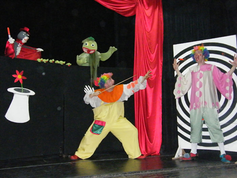 Magia circului,  la Teatrul de copii - magiacircului-1430058408.jpg