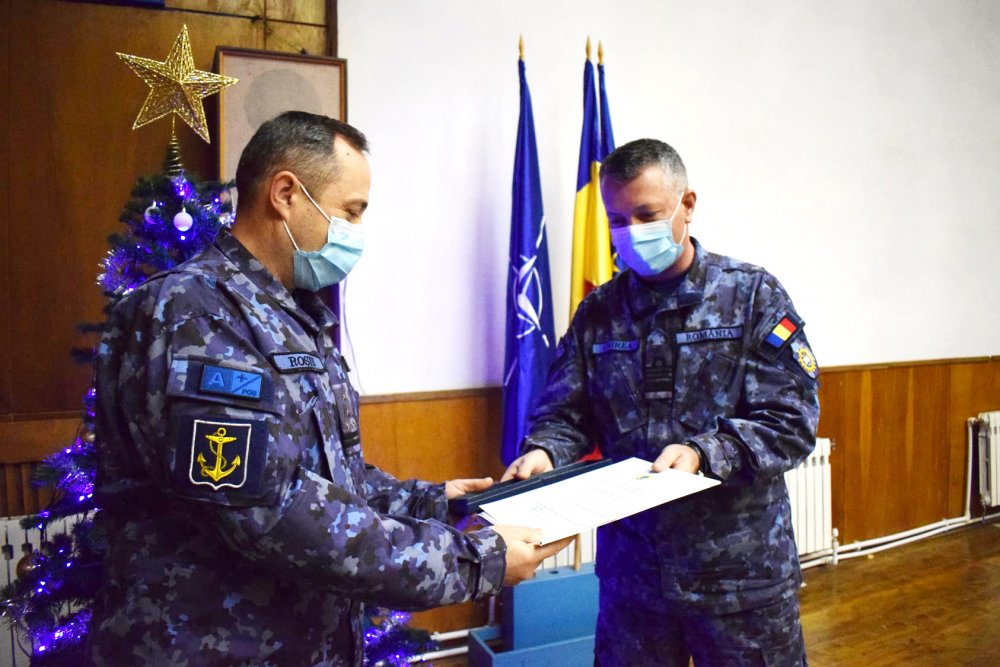 Maistru militar al Forţelor Navale, distins cu Emblema de Onoare a Comunicațiilor și Informaticii - maistrumilitar-1639076517.jpg