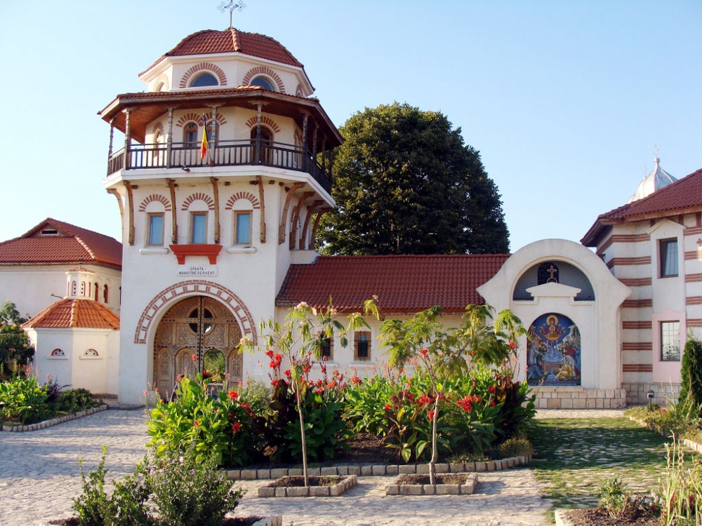 Astăzi, mare sărbătoare religioasă: Izvorul Tămăduirii - manastireadervent-1334850092.jpg