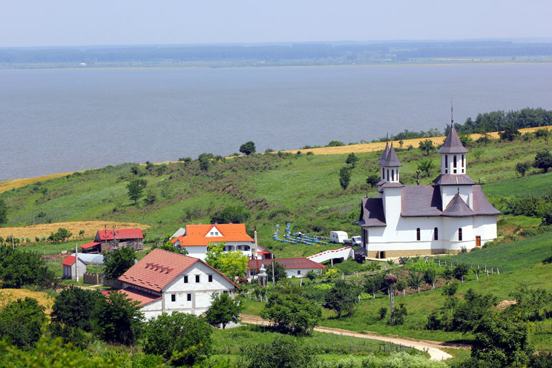 Mănăstirea Strunga, locul unde pelerinii pot medita în liniște - manastireastrunga1-1403282421.jpg