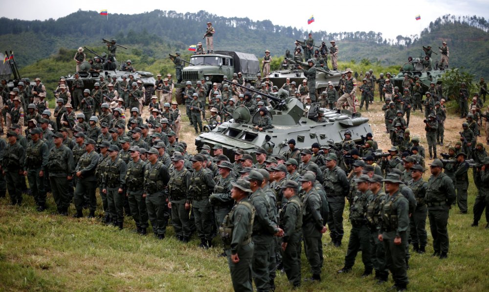 Manevre militare la frontiera Venezuelei cu Columbia - manevre-1567606026.jpg