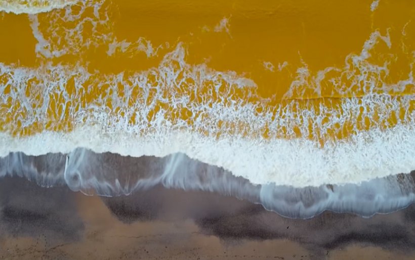 VIDEO: Fenomen spectaculos la început de an! Marea Neagră a devenit galbenă - mareaneagra-1641395879.jpg