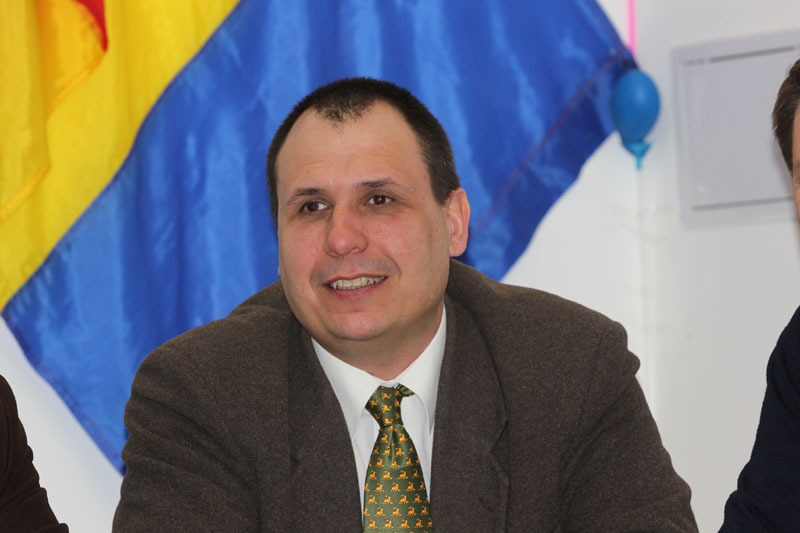 Senatorul Marian Vasiliev susține rezolvarea problemelor celor suferinzi de autism - marianvasiliev11363704910-1365076422.jpg