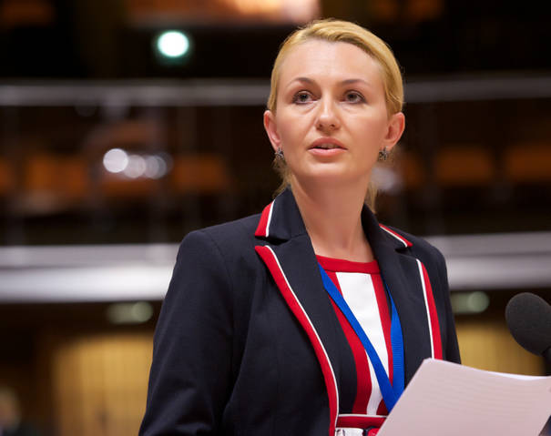Deputatul Maria Stavrositu se implică pentru a apăra drepturile copiilor - mariastavrositu22octombrie-1351006210.jpg