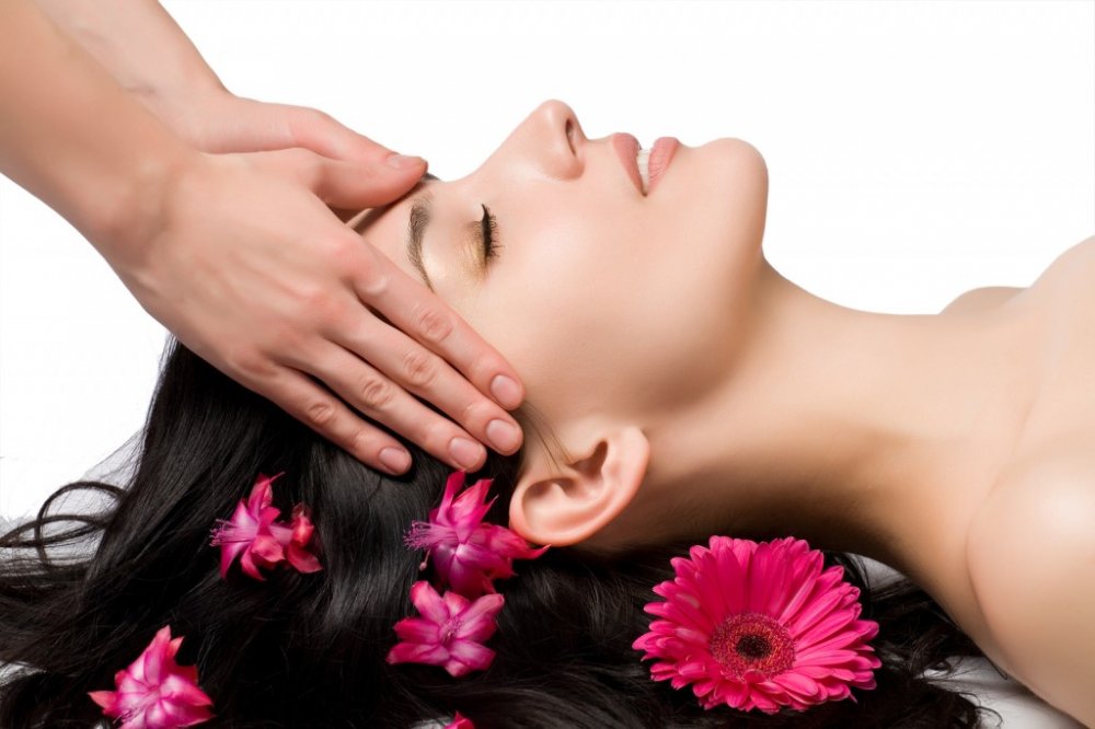 La ce folosesc masajele capilare cu ulei de nucă - masajecapilare-1672243222.jpg