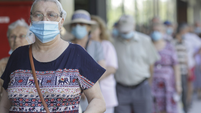 ​Coronavirus în România: Peste 1.000 de cazuri noi în ultima zi / 243 pacienți în stare gravă - masca-1630148722.jpg