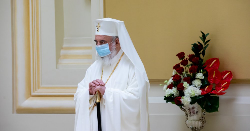 Patriarhul Daniel a transmis mesaje de condoleanțe, după moartea lui Ion Caramitru și Ivan Patzaichin - masca-1630918364.jpg