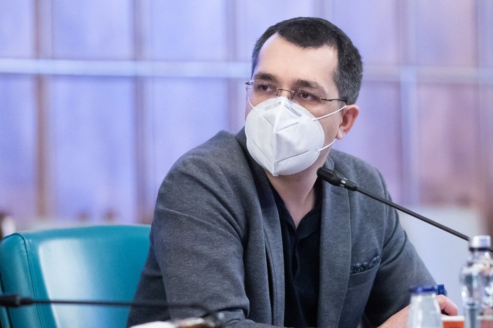 Vlad Voiculescu, despre incendiul de la Spitalul Ploieşti: Probabil vor da vina pe mine sau pe Ioana Mihăilă - masca-1636622999.jpg