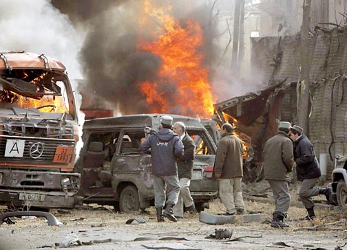 Un nou atentat cu mașină capcană comis luni la Kabul - masina-1451928446.jpg