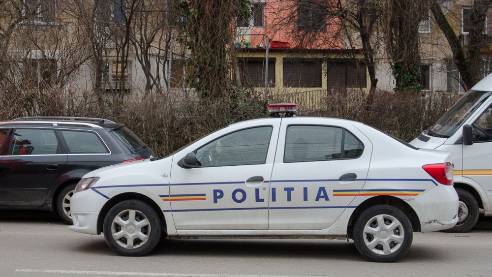 Suspect de trafic de persoane căutat de autorităţile germane, prins de poliţişti, la CONSTANŢA - masinadepolitie-1663052726.jpg