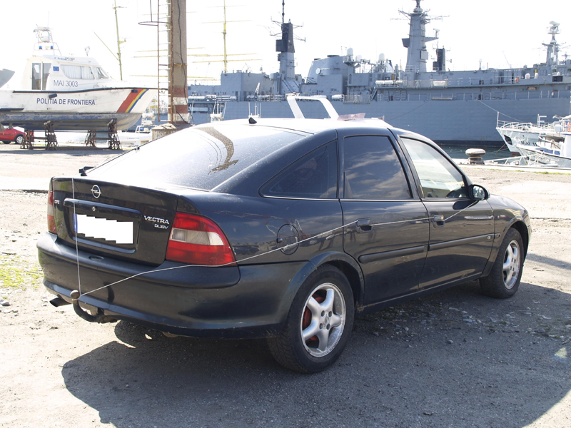 Mașină furată din Franța, descoperită în Portul Constanța - masinafurata-1429723996.jpg