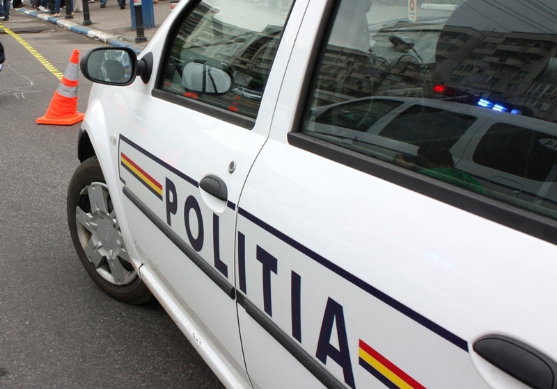 Amendă pentru un local din Constanța, în ziua votului. Ce au constatat polițiștii - masinapolitie-1574591414.jpg