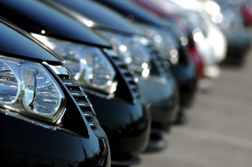 Piața românească a mașinilor noi ar putea atinge un minim istoric de 50.000 de unități, în 2013 - masini-1374237374.jpg
