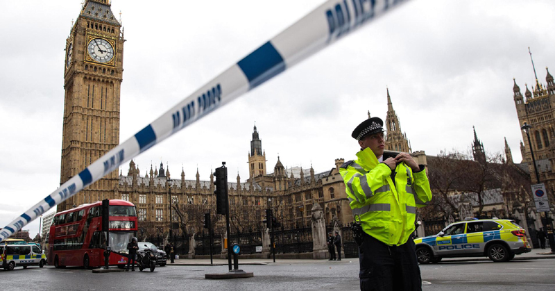 Noi măsuri antiterorism:  Parisul și Londra vor să aibă acces la descifrarea convorbirilor dintre teroriști - masuriantitero-1497527763.jpg