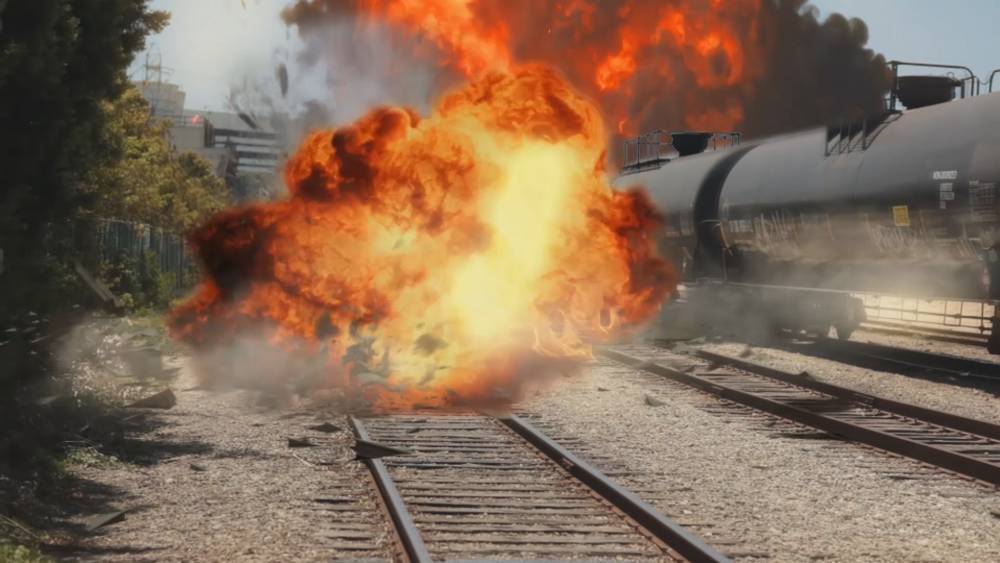 TRAGEDIE FEROVIARĂ. Patru morți și zeci de răniți, după ce un tren a explodat - maxresdefault-1481354890.jpg
