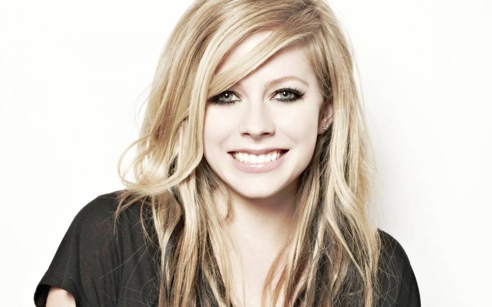 Avril Lavigne, cea mai periculoasă pentru căutările pe internet! - maxresdefault-1505852985.jpg