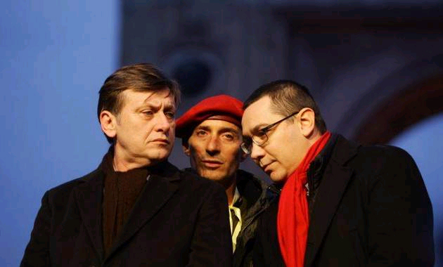 Radu Mazăre și Crin Antonescu, la un pas de bătaie - mazarepontasicrincopy-1327079393.jpg