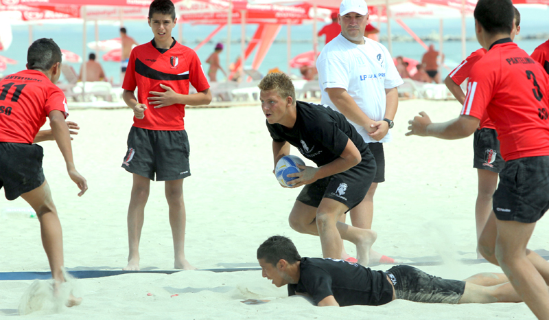 Meci între campioane, la Turneul Oval 5 Beach Rugby - meci-1403632648.jpg