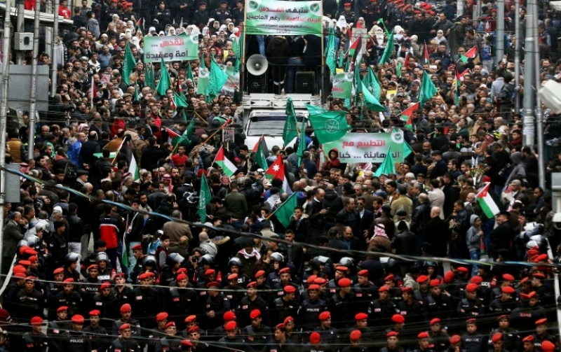 Sute de studenți iranieni au ieșit în stradă. Iată motivul - media151462049176656800-1546246890.jpg