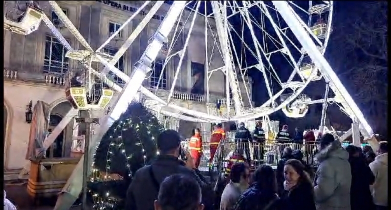 UPDATE ISU Dobrogea: Panică la târgul de Crăciun: Zeci de persoane, blocate în roata panoramică din Constanța - media170145067671249400-1701452028.jpg