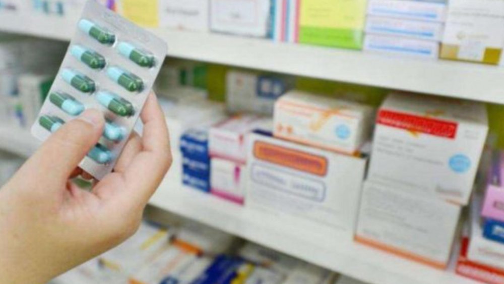 Avertisment sumbru în plină criză: DISPAR medicamentele ieftine din România în 2023 - medic-1675180022.jpg