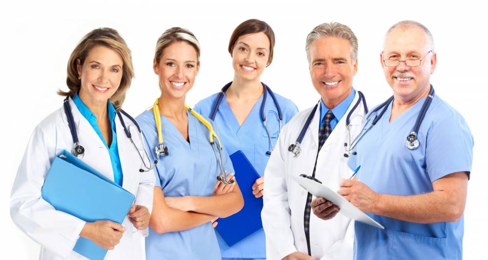 Medicii, dentiștii și farmaciștii își pot ridica atestatele de studii - medici1-1491913517.jpg