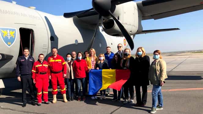 Echipa medicală din România, aflată în misiune în Italia, a transmis românilor un mesaj cu ocazia sărbătorilor de Paște - medicivoluntaripentruitalia-1587215089.jpg