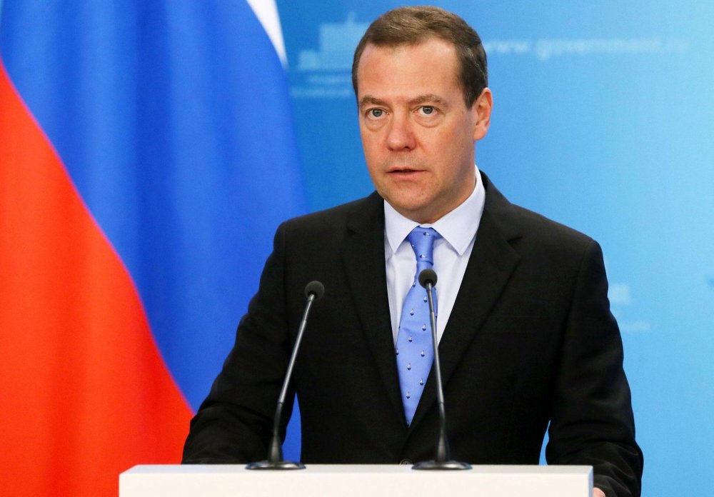 Medvedev acuză Washingtonul că dorește să impună Cubei o blocadă energetică - medvedev-1570225071.jpg