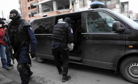 Poliția spaniolă a destructurat o rețea de trafic de droguri, care finanța un clan mafiot! - mehedintipolitistiiaudestructura-1352647546.jpg