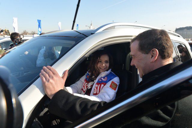 Rusia: Cei 44 de sportivi ruși medaliați la JO de la Soci au primit câte o mașină - mercedes-1393576735.jpg