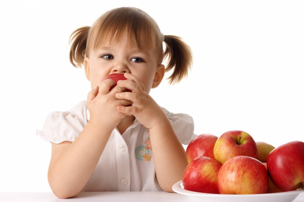 Guvernanții încurajează elevii să consume fructe la școală - mere-1450265793.jpg