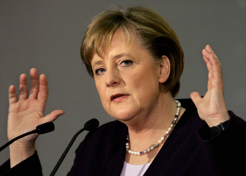 Angela Merkel: Simt o foarte mare apropiere între Germania și Franța - merkel-1358703090.jpg