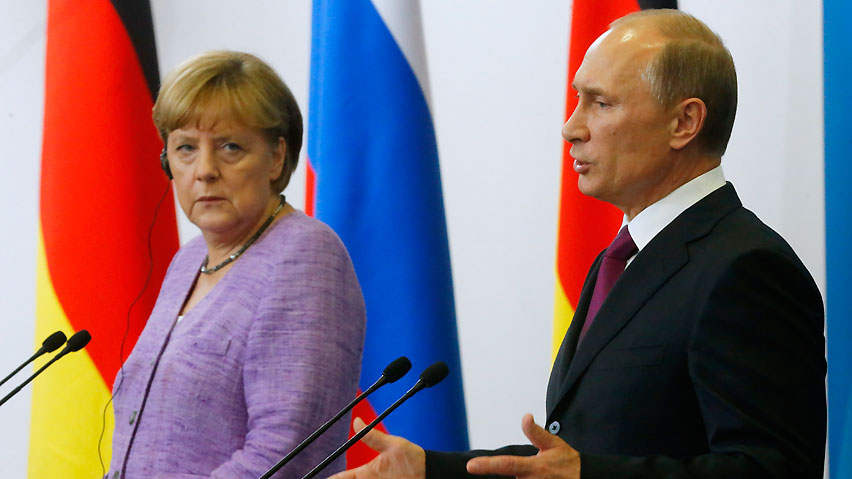 Tensiuni între Merkel și Putin la inaugurarea unei expoziții în Muzeul Hermitage - merkel-1371987994.jpg