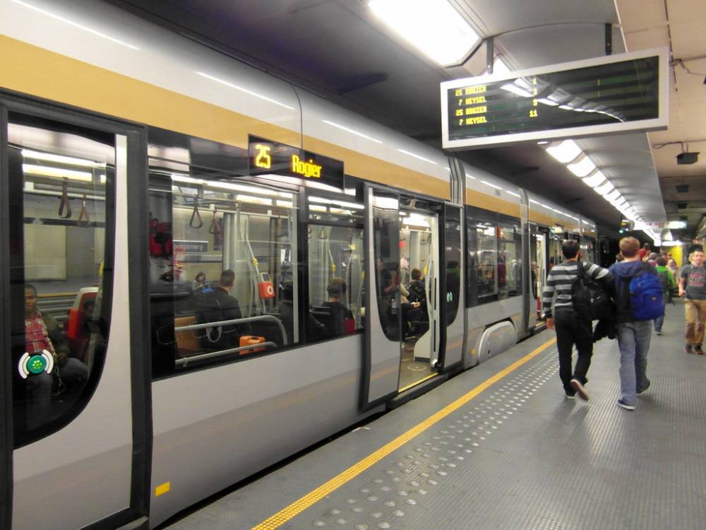 Toate liniile de metrou din Bruxelles au fost redeschise - metrou-1458915481.jpg