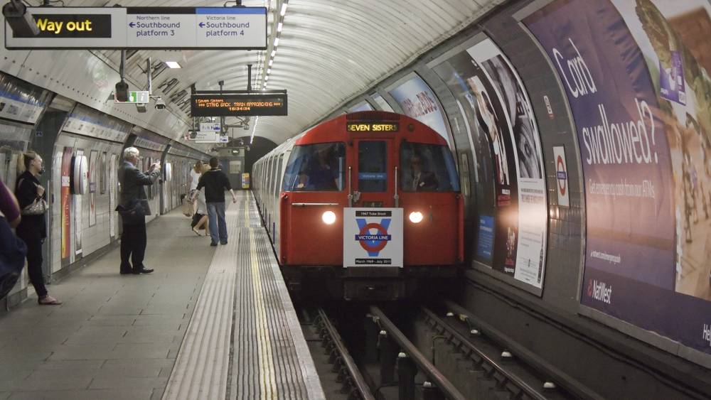 Londra / Metroul a intrat în grevă pentru 24 de ore - metroulondra-1483910442.jpg
