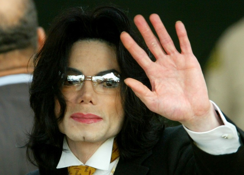 Un nou album al cântărețului Michael Jackson va fi lansat pe 13 mai - michael-1396336753.jpg