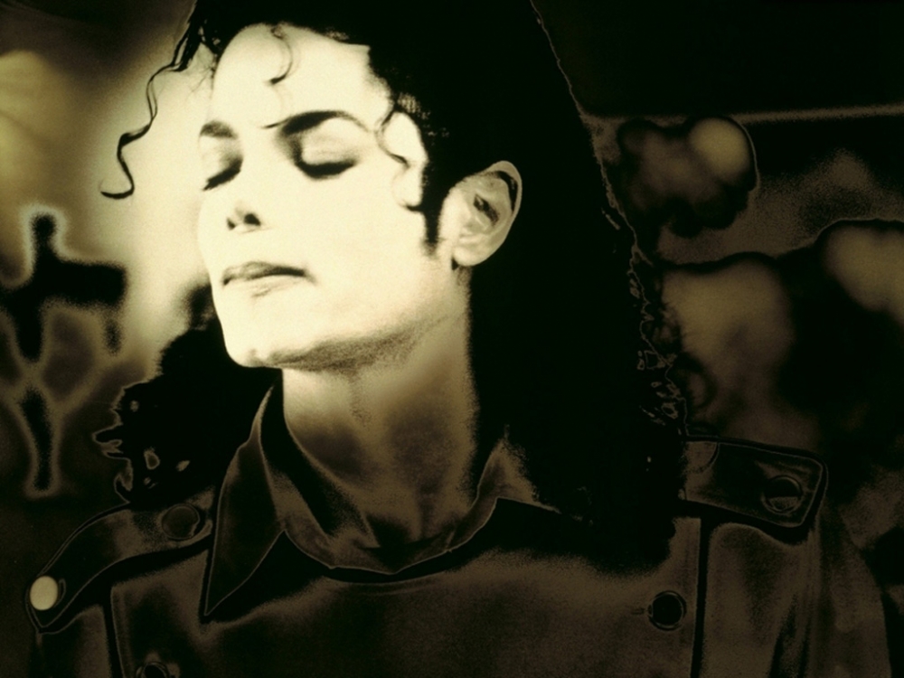 Mafia a vrut să fure cadavrul lui Michael Jackson - michaeljackson54-1362315298.jpg