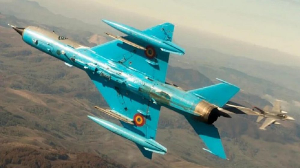 La un pas de tragedie: Un avion de vânătoare MiG-21 s-a prăbușit în Croația. Piloții, catapultați în ultimul moment - mig-1670348838.jpg